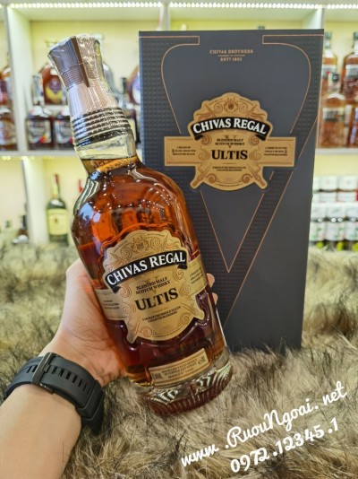 Rượu Chivas Ultis