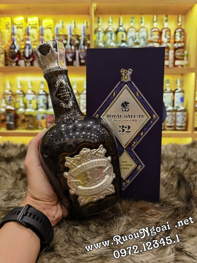 Rượu Chivas 32YO